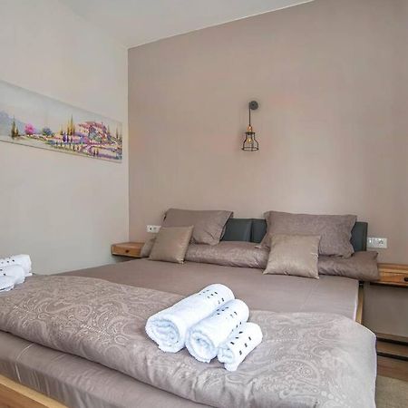 Elegant & Stylish 2 Bedroom Top Central Apartment Sofia Buitenkant foto