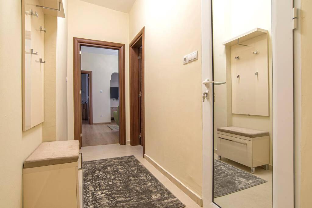 Elegant & Stylish 2 Bedroom Top Central Apartment Sofia Buitenkant foto